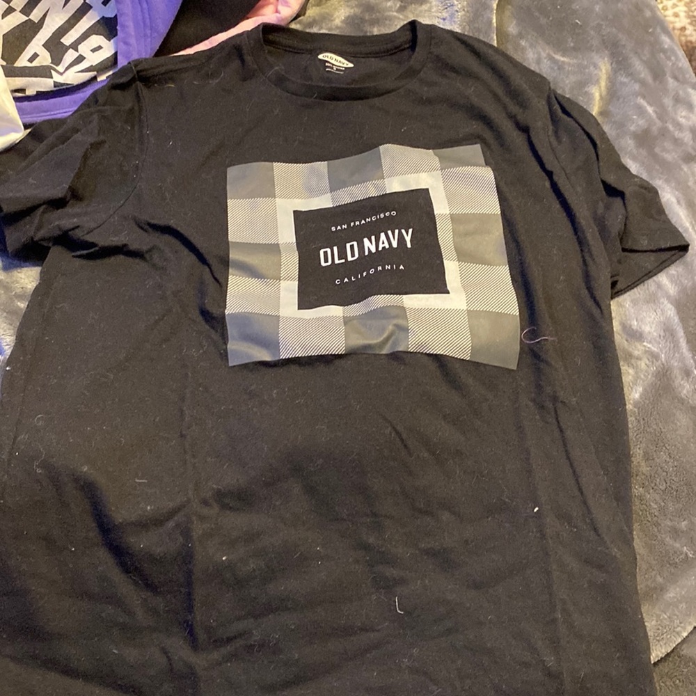 Men’s old navy shirt